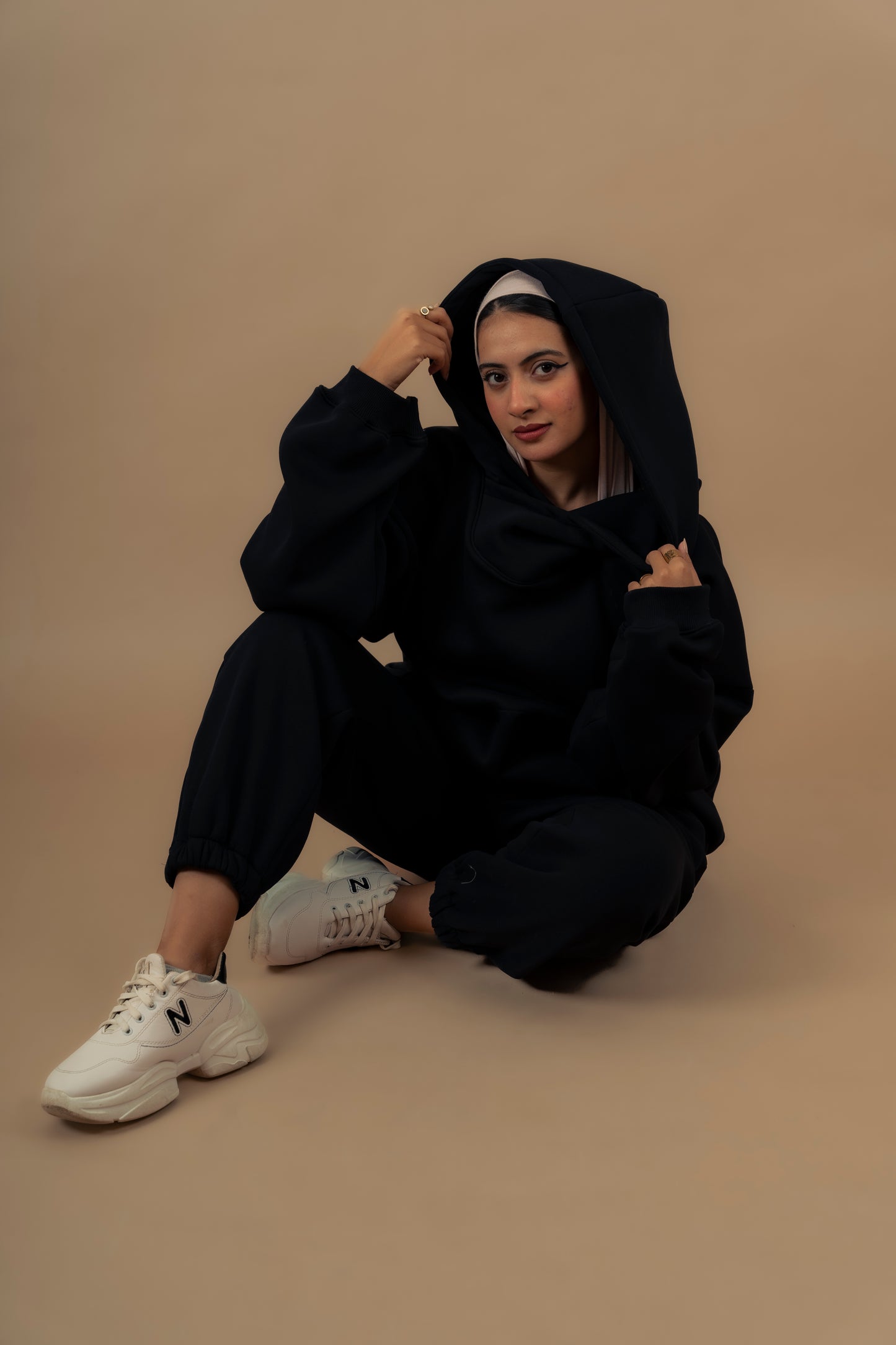 Hug me Hoodie in Black