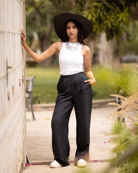 Effortless Linen Pants in Black
